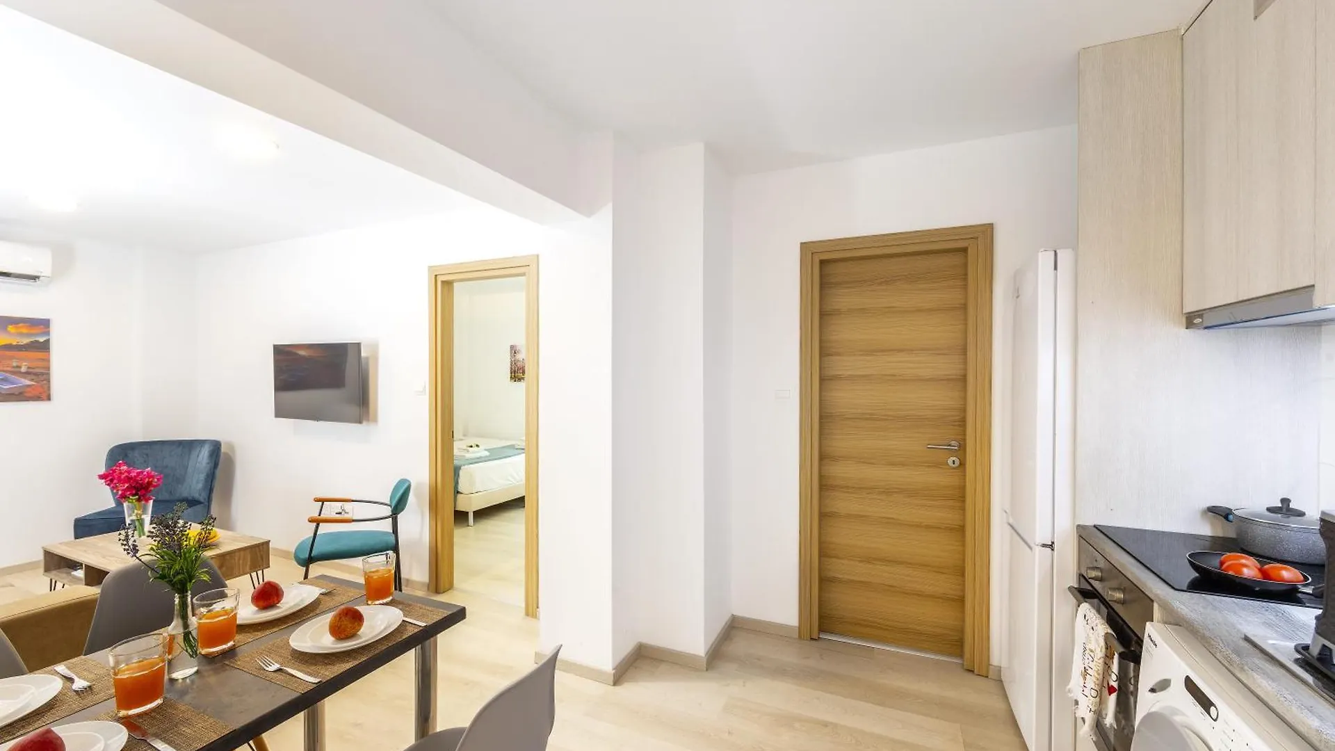 C-Premium Apts 100M From Beach And City Centre Larnaca 0*,