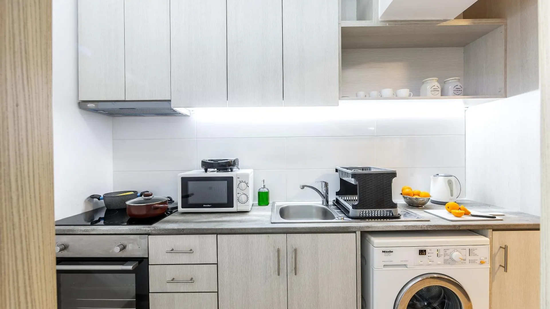 C-Premium Apts 100M From Beach And City Centre Larnaca Cypern