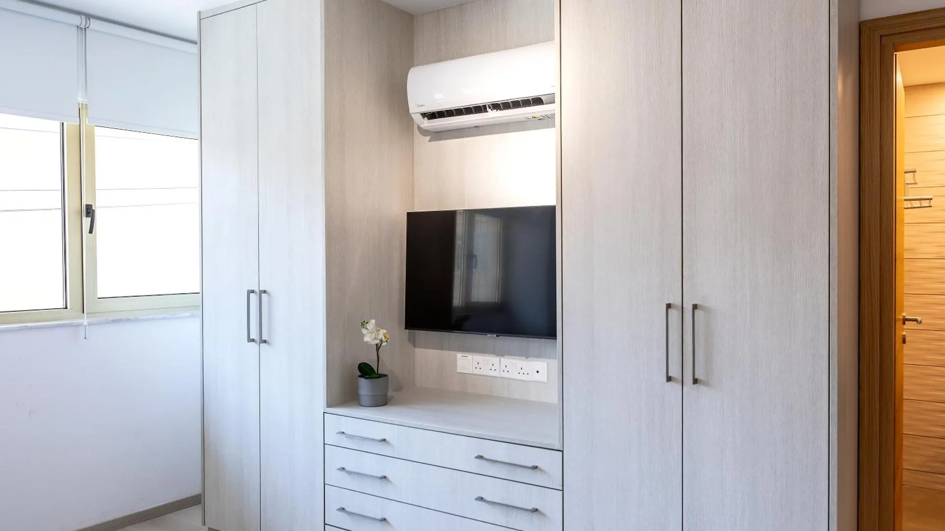 C-Premium Apts 100M From Beach And City Centre Larnaca 0*,