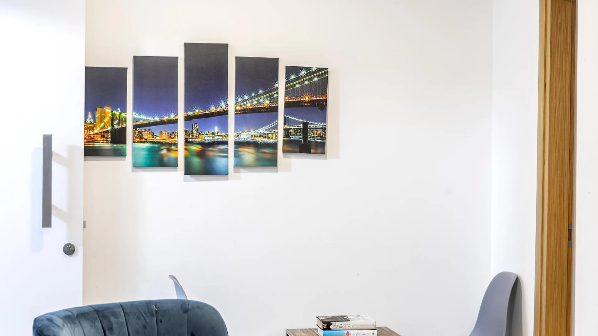 C-Premium Apts 100M From Beach And City Centre Ларнака