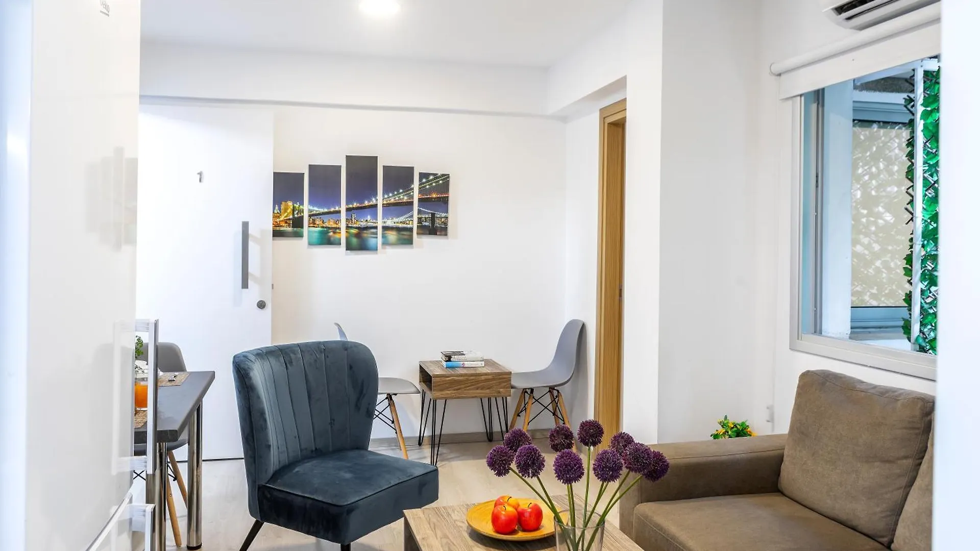 C-Premium Apts 100M From Beach And City Centre Larnaca