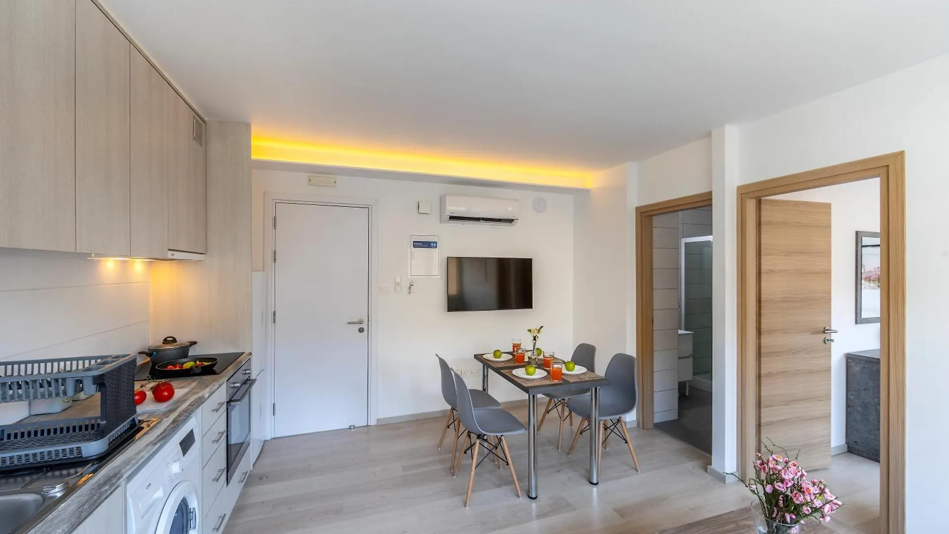 C-Premium Apts 100M From Beach And City Centre Ларнака Апартаменты