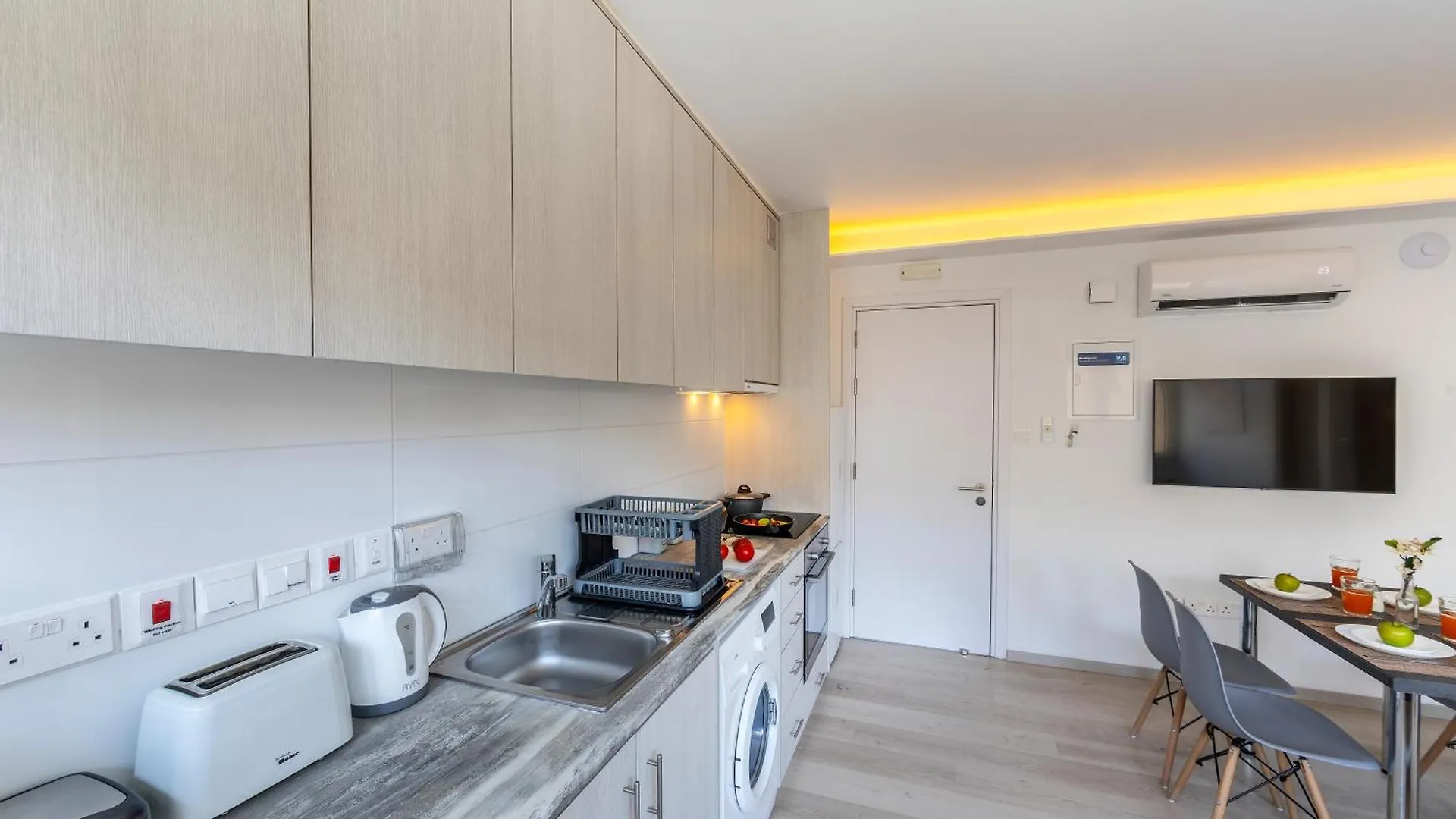 Apartment C-Premium Apts 100M From Beach And City Centre Larnaca Cyprus