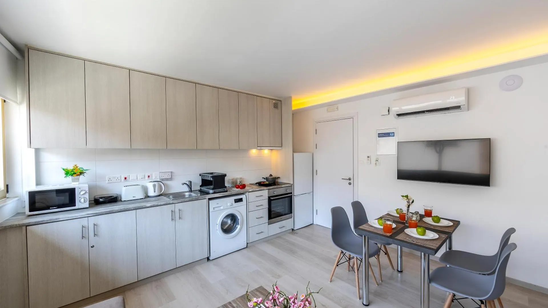 Апартаменты C-Premium Apts 100M From Beach And City Centre Ларнака